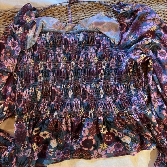 Lauren Conrad Floral Smocked Long Sleeve size 0X - Picture 4 of 6